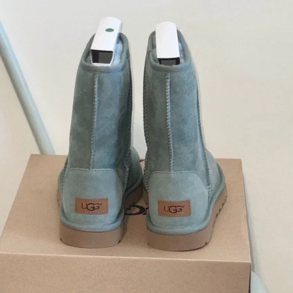 NWT UGG Classic II Boots W8 in Sea Green - Picture 3 of 7